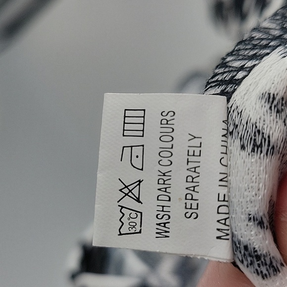 Black and White Houndstooth Dress - Picture 14 of 16